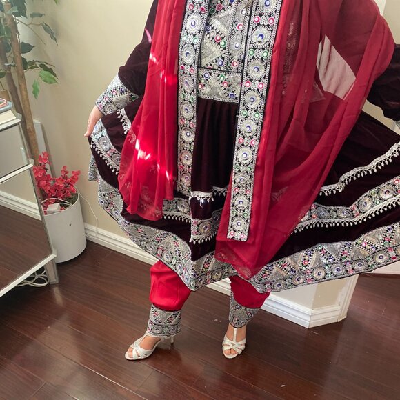 Brand New Burgundy Afghan Dress - Picture 2 of 4